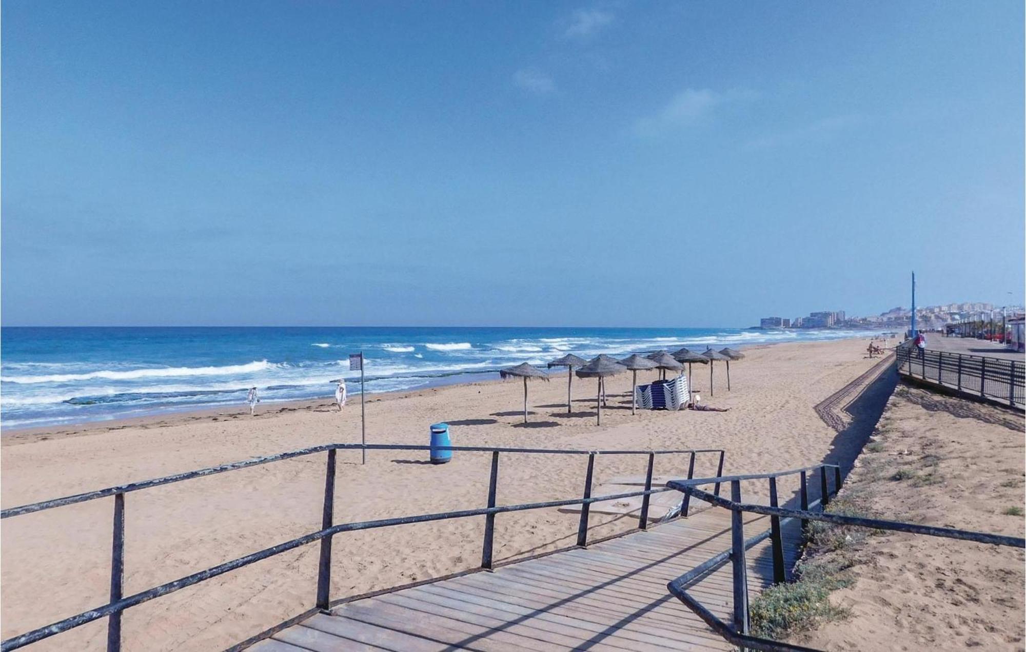 Cozy Apartment In Torrevieja-La Mata With Kitchen Εξωτερικό φωτογραφία